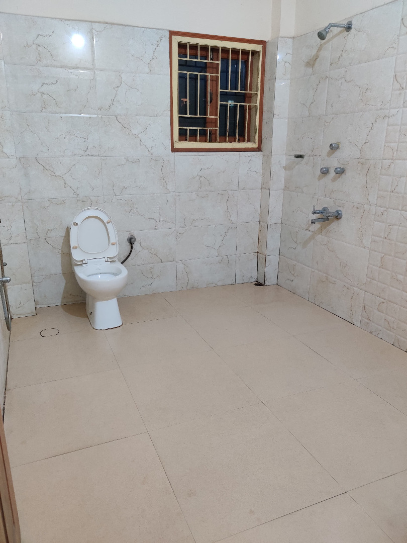 Unfurnished 4bhk in Divine Lane, Bagharbari, Guwahati, Assam, India for Rent